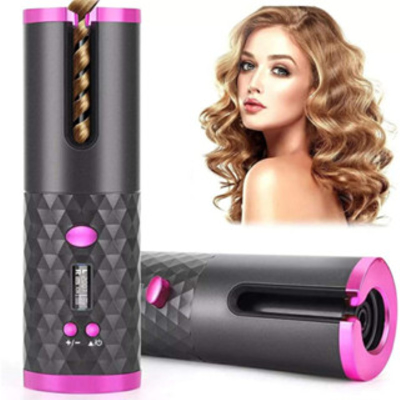 Modelador de cachos automatico cinza com detalhes em rosa, exibindo uma mecha de cabelo sendo enrolada e uma modelo com cachos loiros