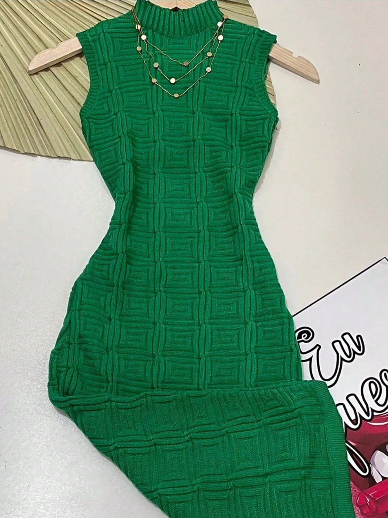 Vestido quadrado com tecido estica modal na cor preta