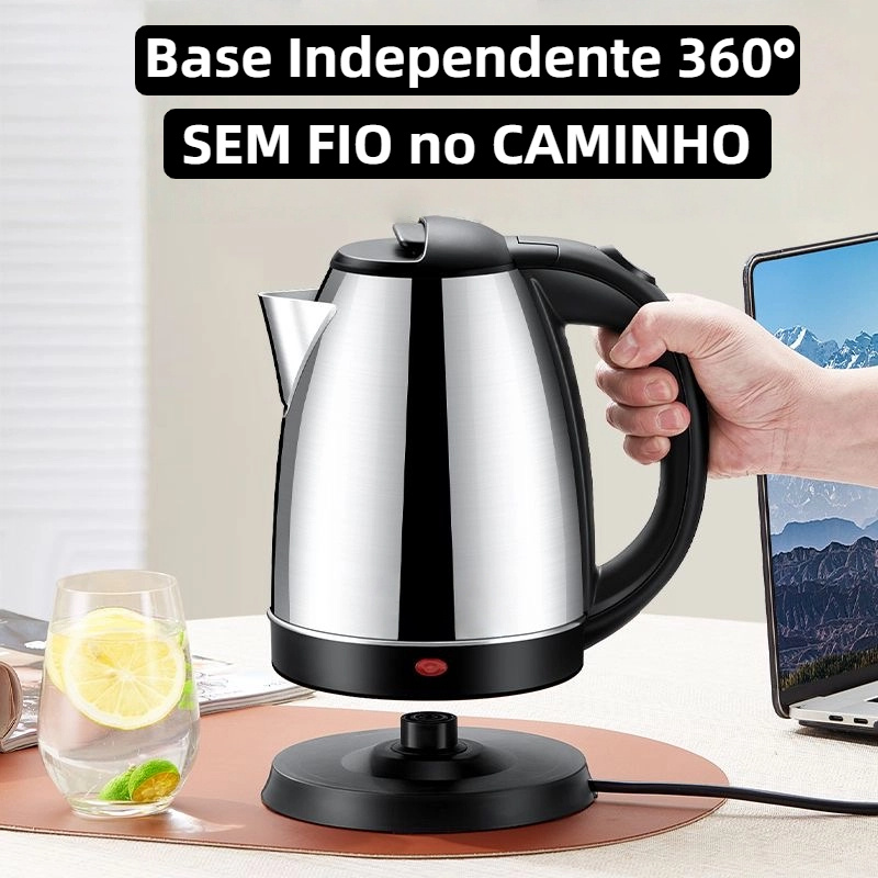 Chaleira em uso sobre uma bancada de cozinha