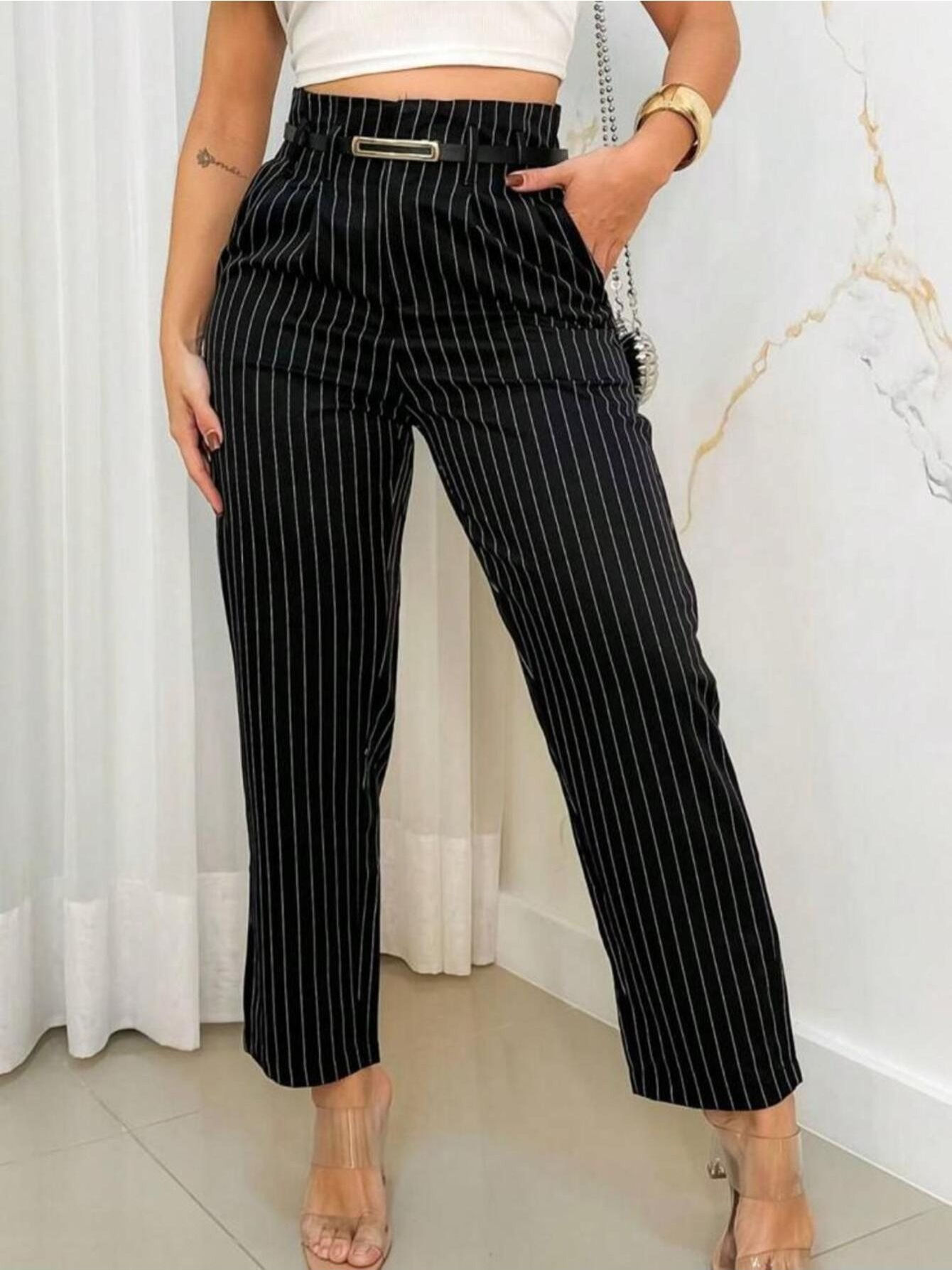 Calça listrada feminina frontal com cinto preto