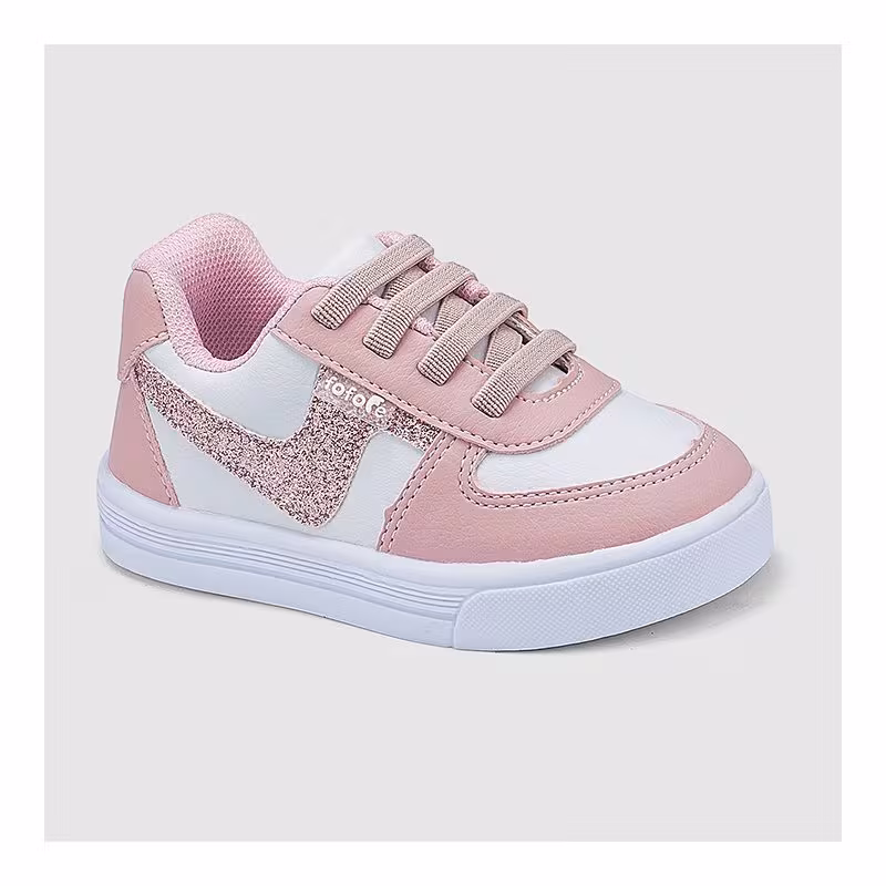 Vista lateral do tênis infantil feminino rosa e branco com logo Fofofe