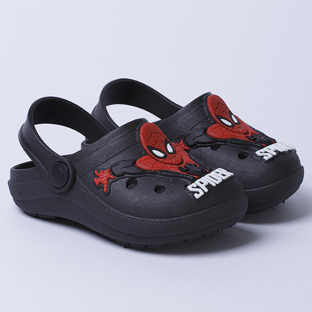 Sandália preta com detalhe de aranha na frente