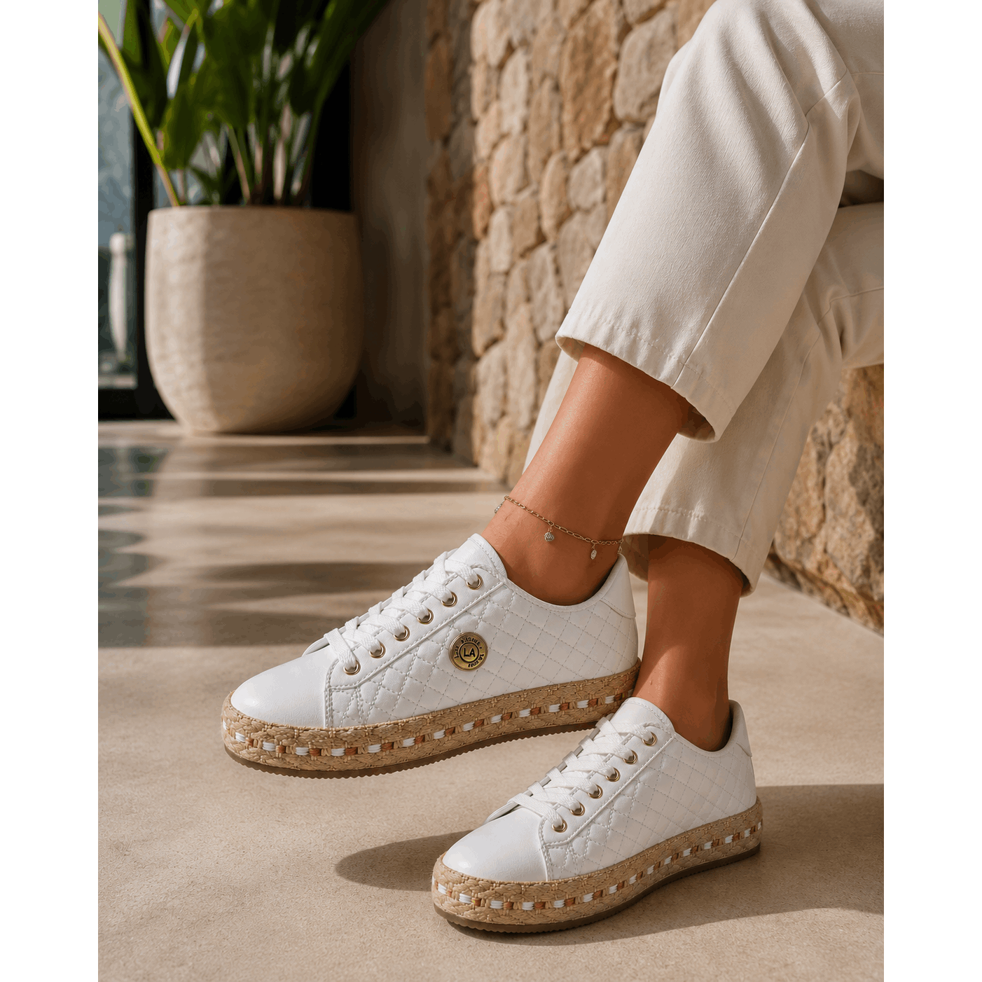 tênis feminino   com tiras   e confortável – ideal para   a dia