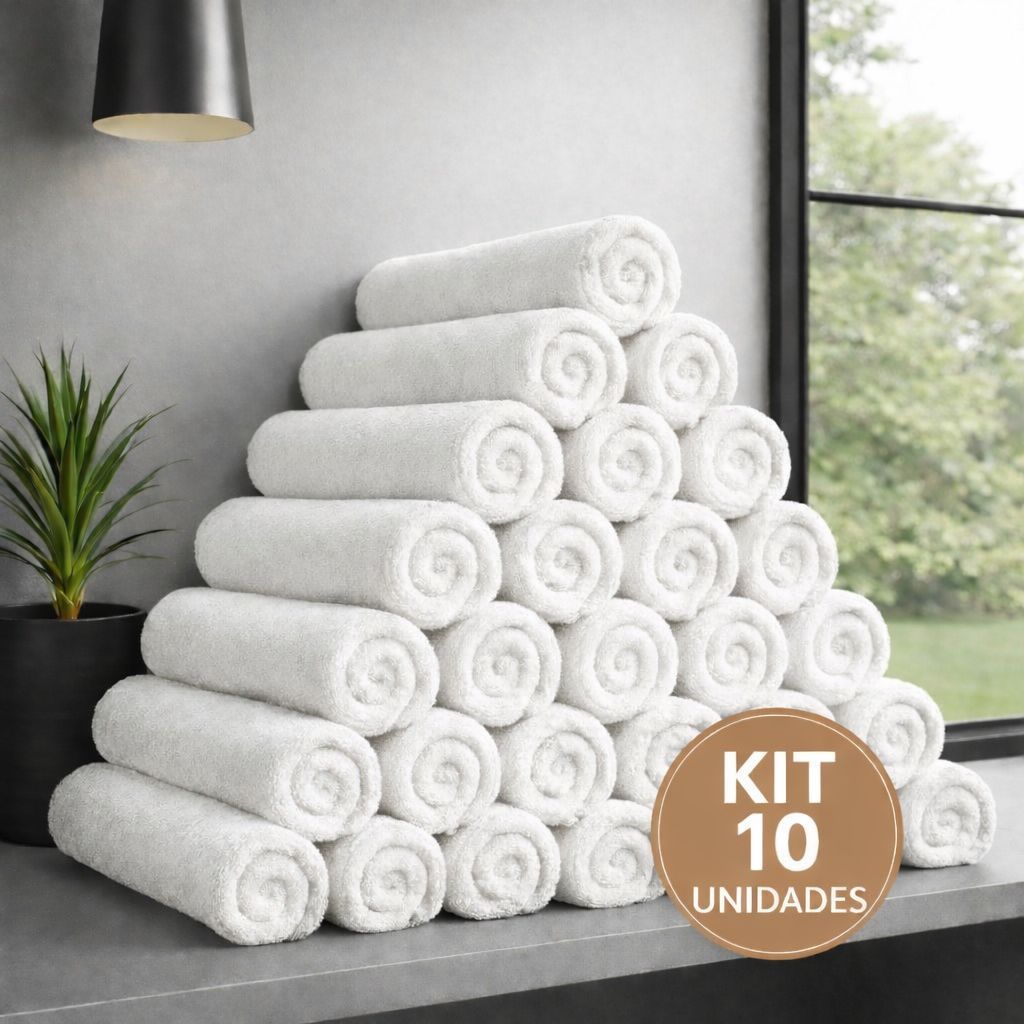 Toalhas de rosto premium em cima de uma mesa