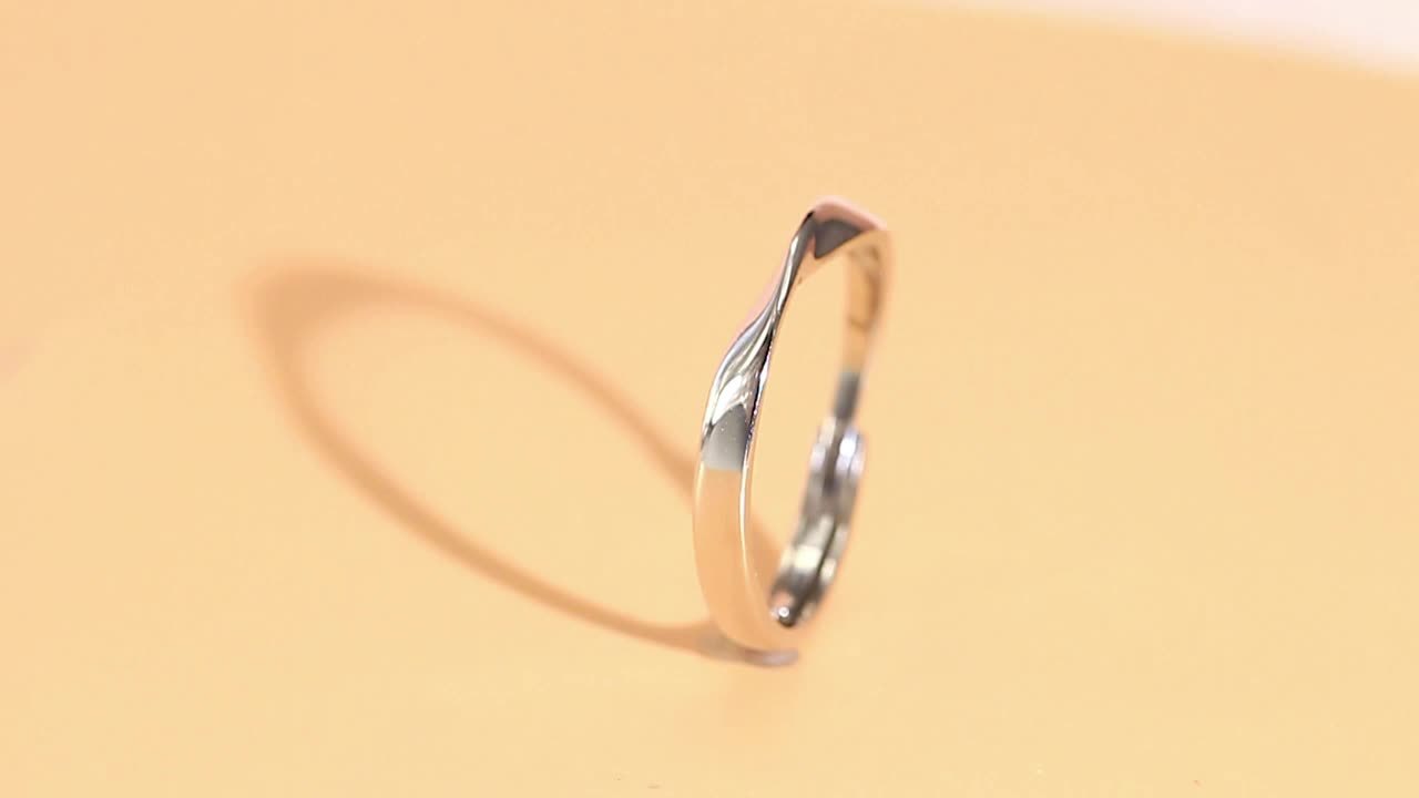 925 Sterling Silver Ring Sets for Couples with Synthetic Zirconia Twist