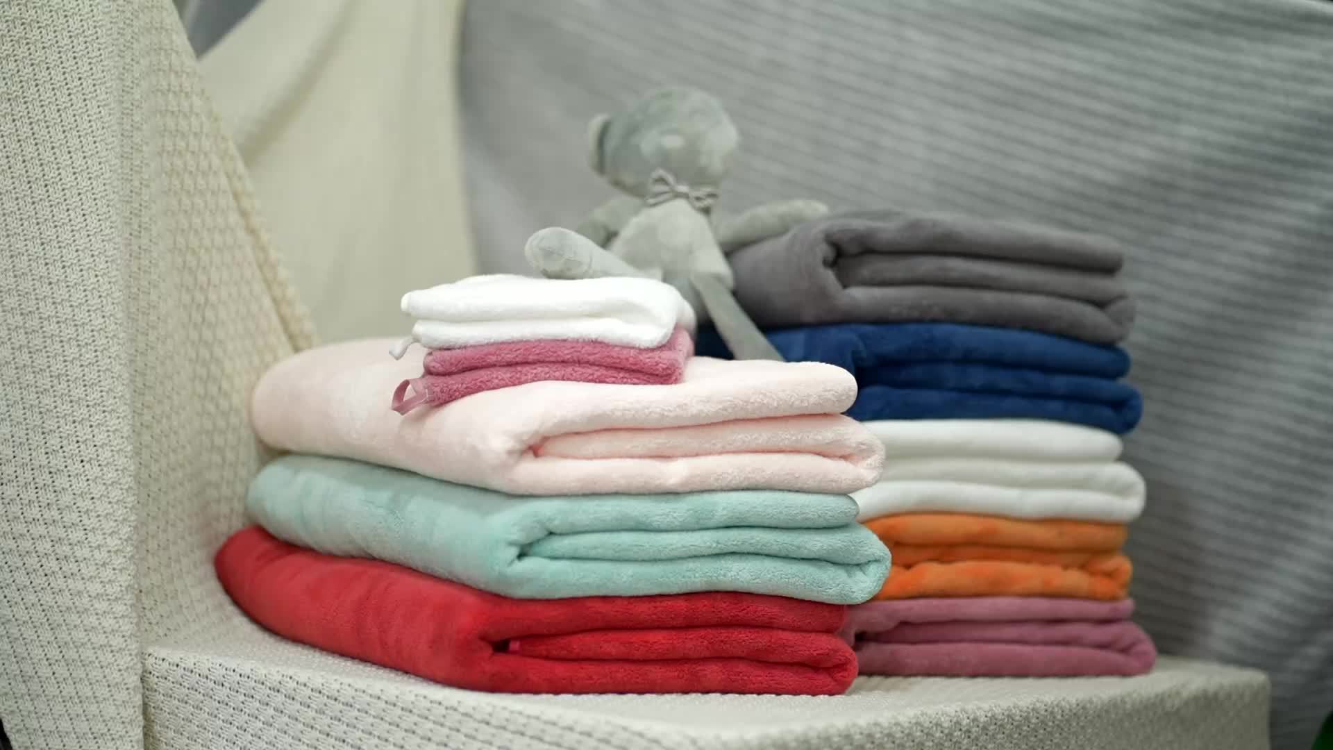 MIANDUDU 10pcs Luxury Microfiber Towel Set - Quick-Dry, Large Bath & Hand Towels (16.5"x27.5"/42x70cm) with Red Border & Golden Crown Logo