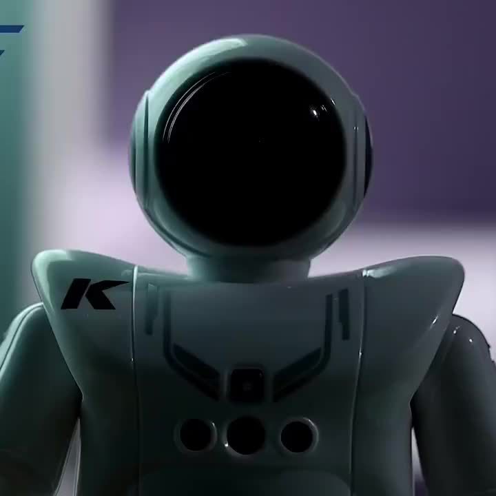 Robot interactif Charlie l'astronaute 50 fonctions a partir de 5 ans et  plus.