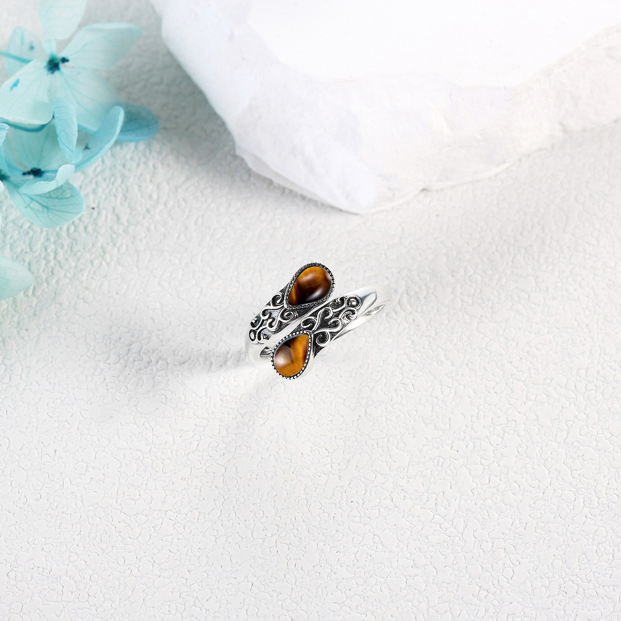 Women's Synthetic Tiger Eye Adjustable Band Ring — Victorian Style