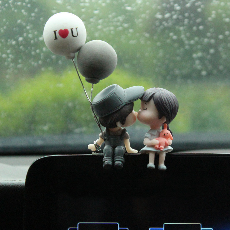 

Cute Ornaments Couple Action Figurines Balloons Ornaments For Car Dashboard Decoration