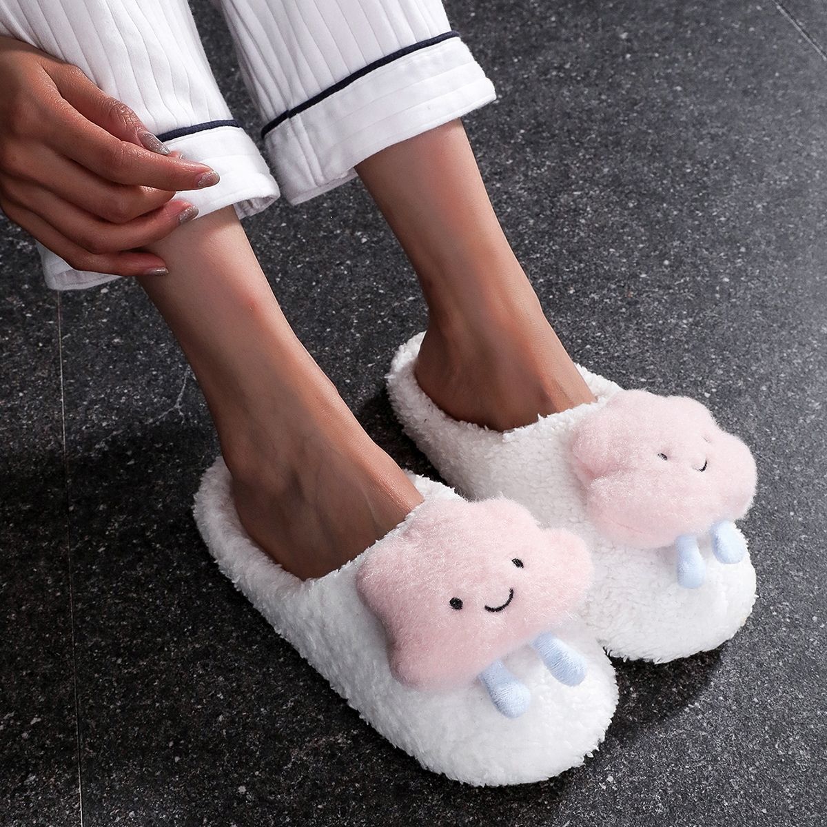 Ladies Home Shoes Indoor Slippers Cute Cartoon Cloud Design Plush Bedroom  Slippers - Clothing, Shoes & Jewelry - Temu