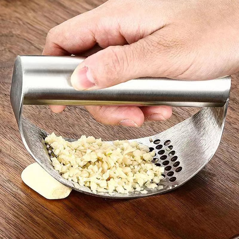 1pc Stainless Steel Garlic Press Tool- Mincing & Chopping Garlic
