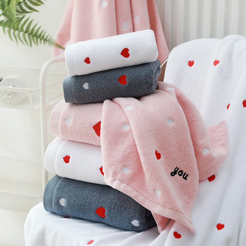 

1 Set Heart Embroidery Towel, Pure Cotton Thickened Towe, Valentine's Day Couples Household Supplies (1 Towel + 1 Bath Towel)