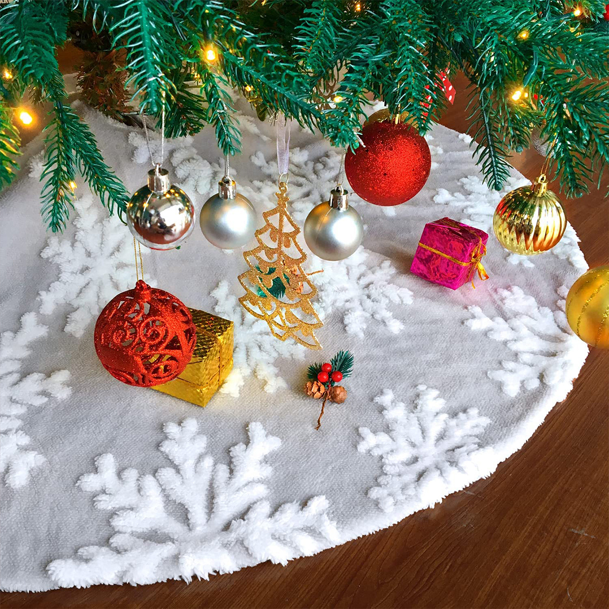 Embroidered tree skirt clearance pattern