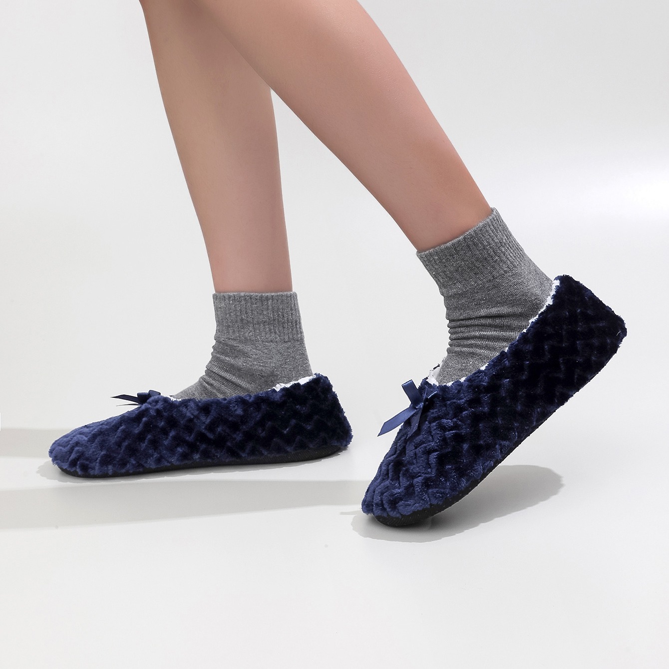 Women’s Winter Warm Plush Slippers With Memory Foam Cushion & Non-Slip Rubber Sole – Indoor