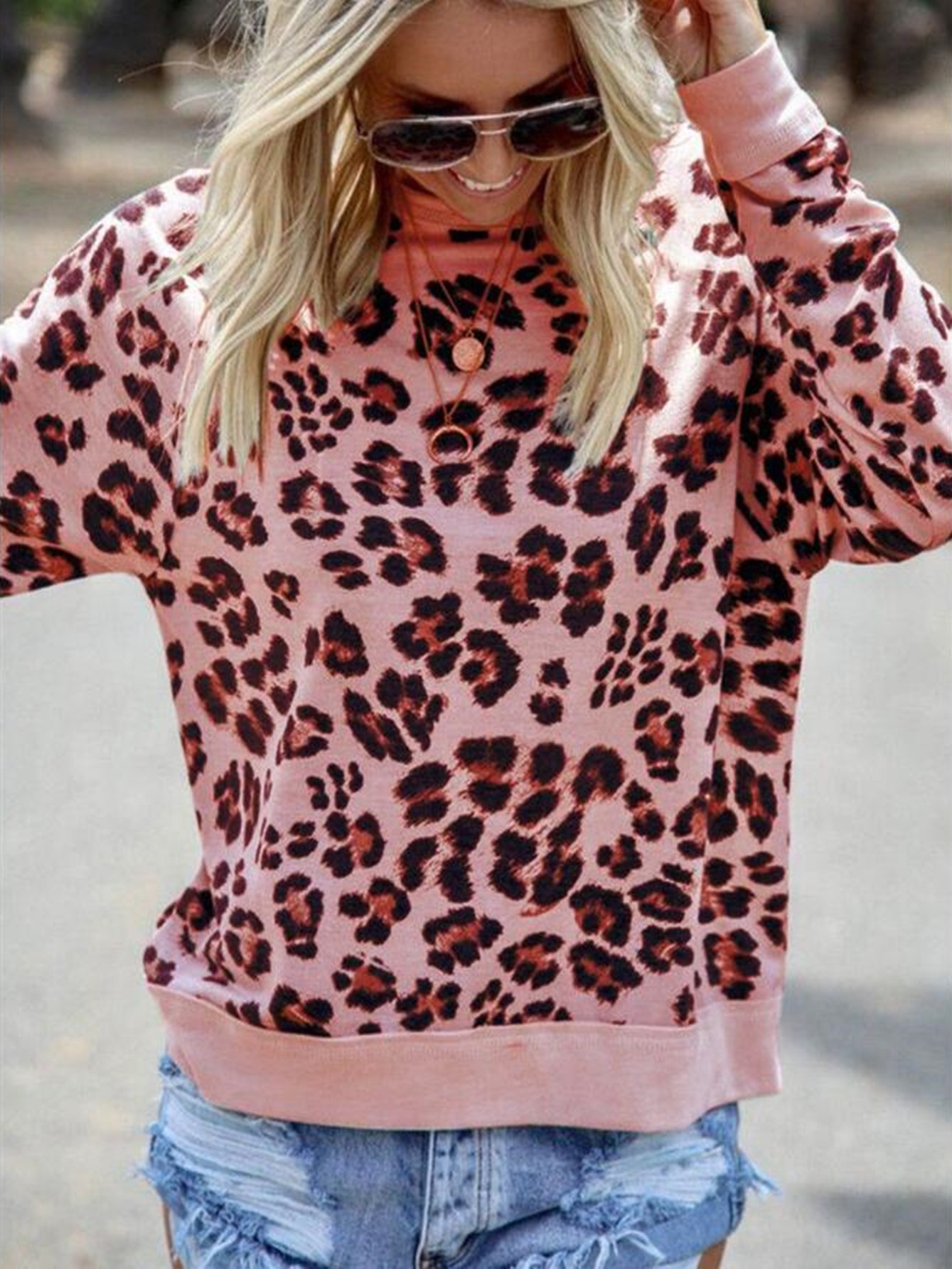 Leopard-skin-background Women Fall Sweatshirts Crewneck Women'S Pullover  Trendy Sweatshirt Womens Long Sleeve Top at  Women's Clothing store