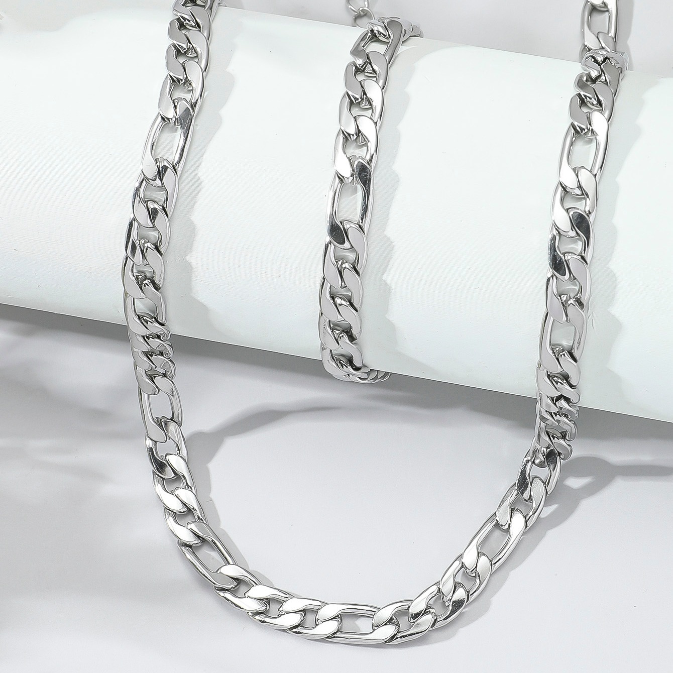 

1/2pcs Men's Titanium Steel Figaro Chain Stainless Steel Curb Necklace And Bracelet