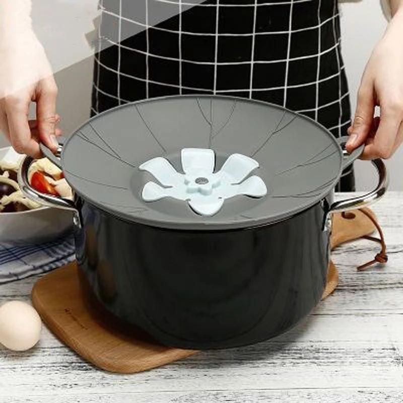 

1pc Universal Silicone Lid Spill Stopper Cover For Pot Pan Boil Over Splatter Guard Kitchen Accessories, Multipurpose Cooking Tool