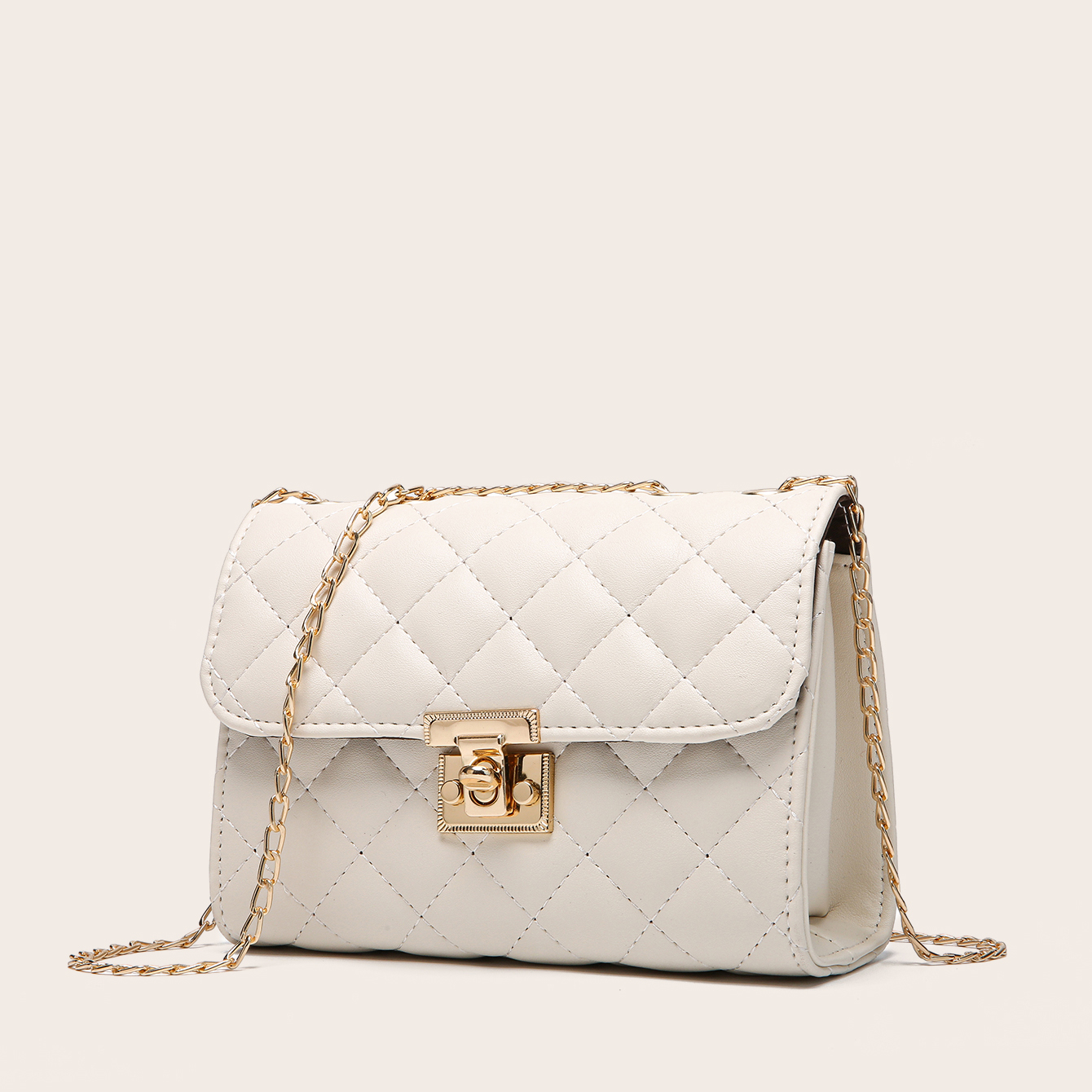 White chain hotsell clutch bag