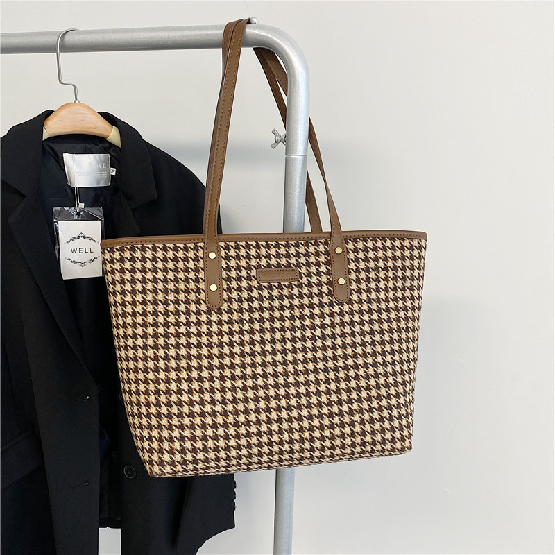 Tote bag with houndstooth print chestnut brown ladies