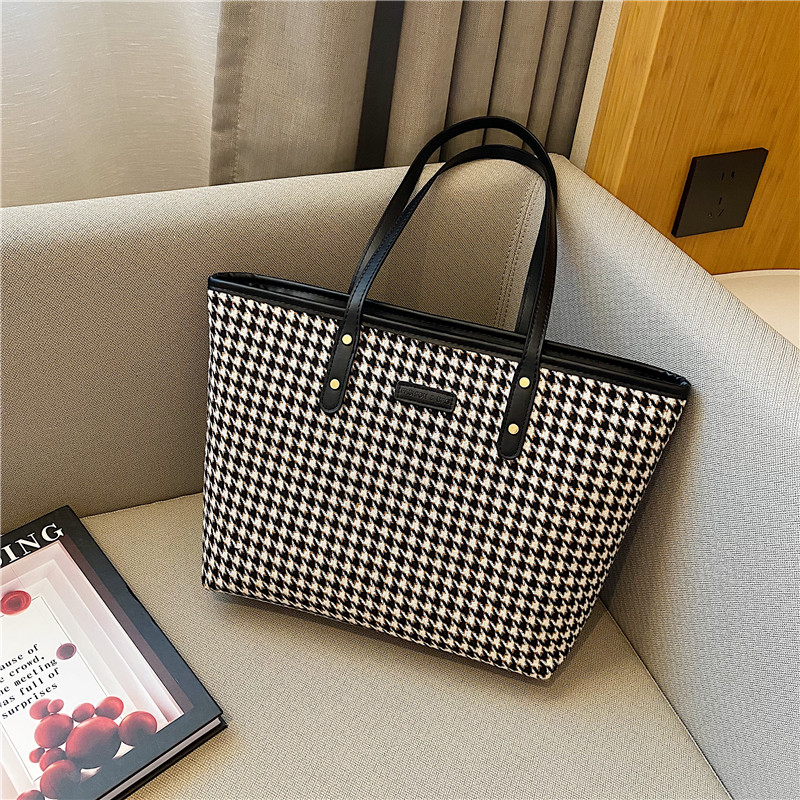 Large Capacity,Waterproof,Portable,Classic,Casual High-capacity Houndstooth  Pattern Fashion Tote Bag With Contrast Edge, Strap And Pendant For Teen  Girls Women College Students,Rookies & White-collar Workers Perfect for  Office,Work ,Business,Commute