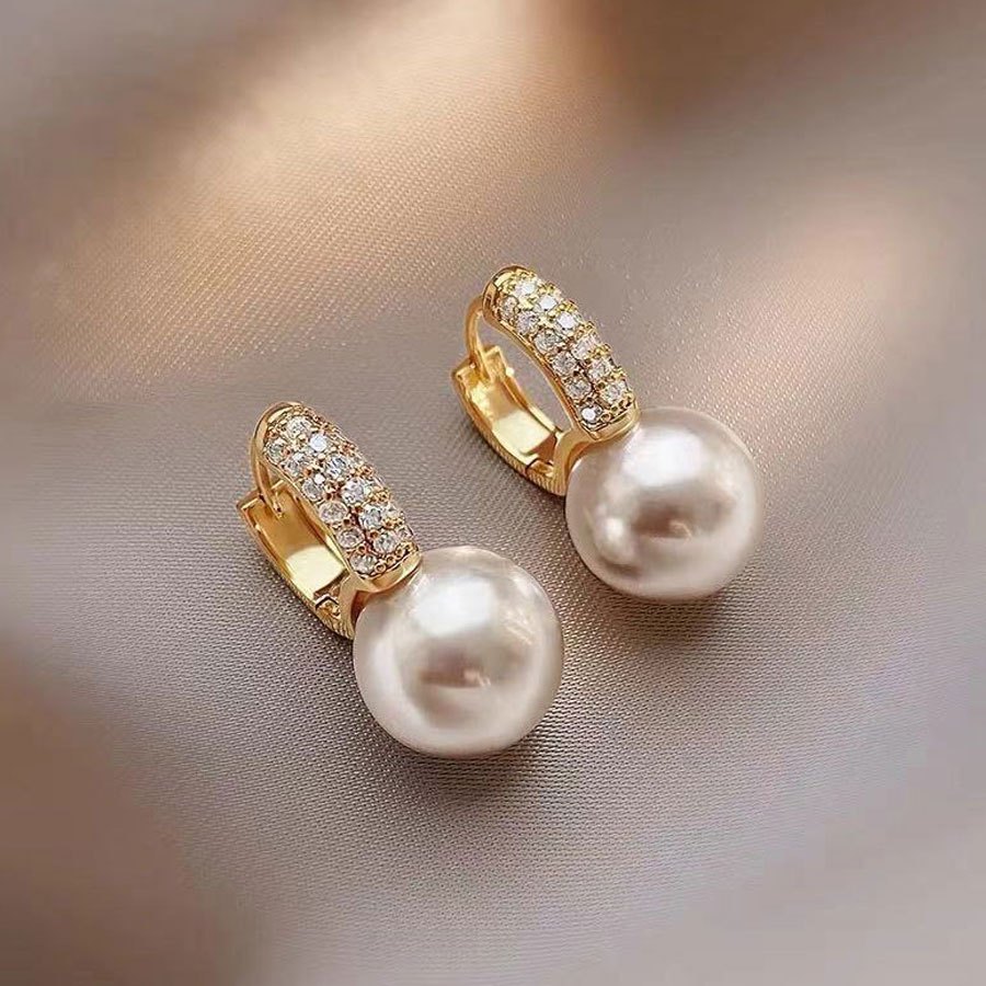 

Fashion Personality Niche Design Simple And Elegant Pearl Personality Temperament Stud Earrings