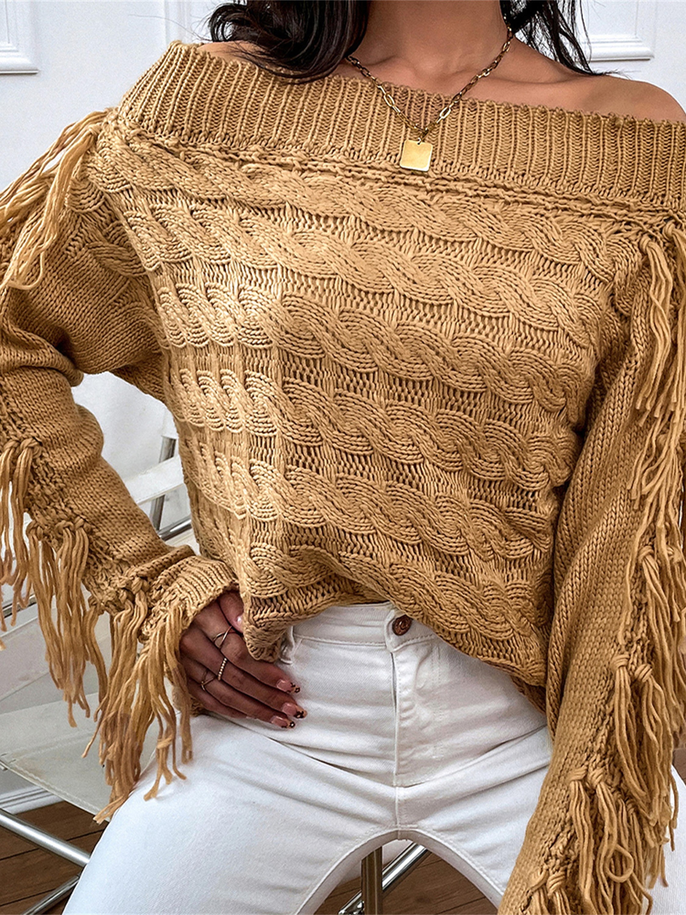 Fringe sleeve outlet sweater