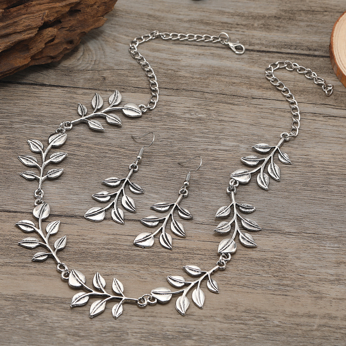 

Leaf Jewelry Set With Pendant Necklace & Drop Hook Earrings All-match Vintage Style Jewelry Set