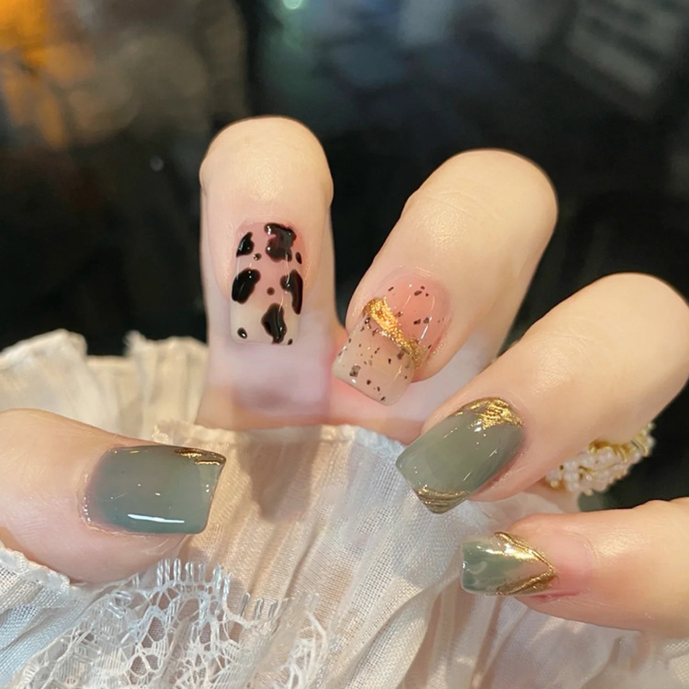Golden Leopard Cow Nails - Long-lasting Gel Nail Kit With Decals