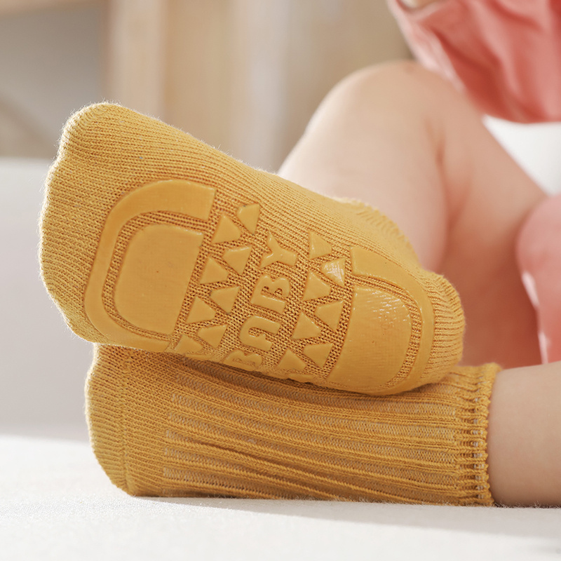 Calcetines antideslizantes para bebés, calcetines antideslizantes para  niños pequeños con agarres, calcetines de algodón antideslizantes para  bebés