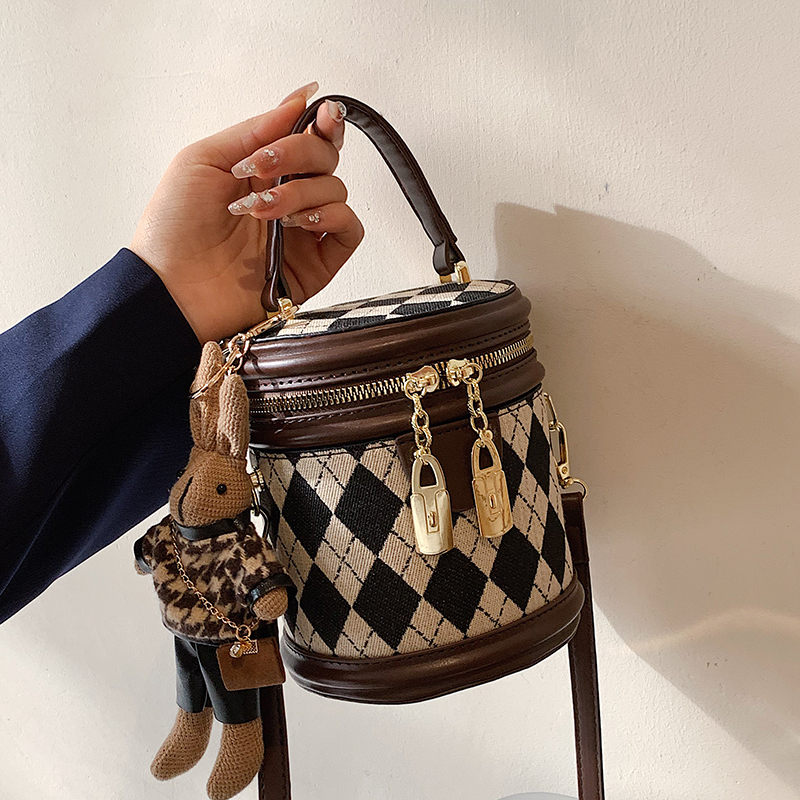 Women's Argyle Pattern Messenger Bag, Small Bucket Bag Clothing