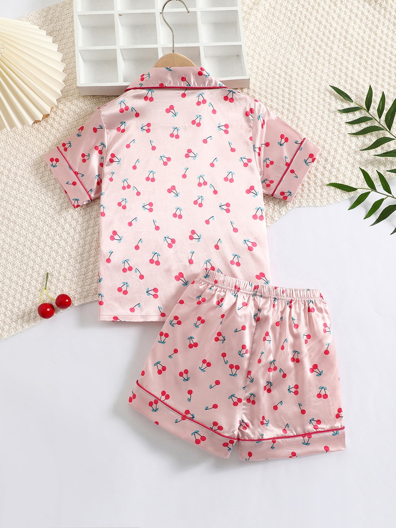2pcs Girls Cherry Print Satin Lapel Neck Pajama Set