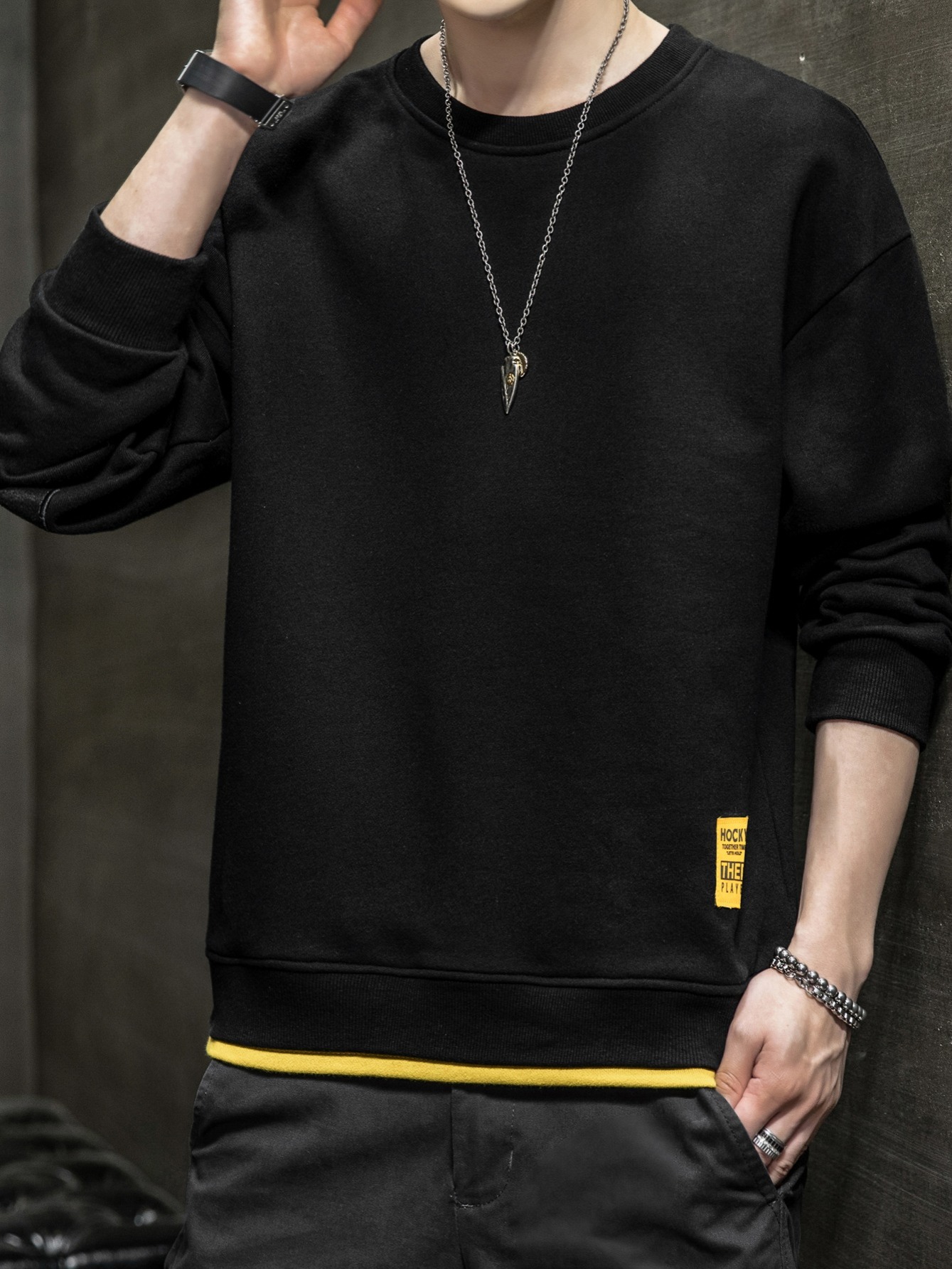 Men s Contrast Athleisure Sweatshirt