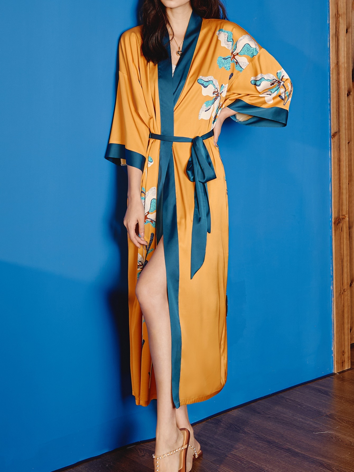 Floral Satin Nightgown Robe Sets Women Slip Dress Built-in Bra Pads  Nightwear Lingerie Long Sleeve Robe Sleepwear (Color : A, Size : S Code) (A  S Code) : : Home