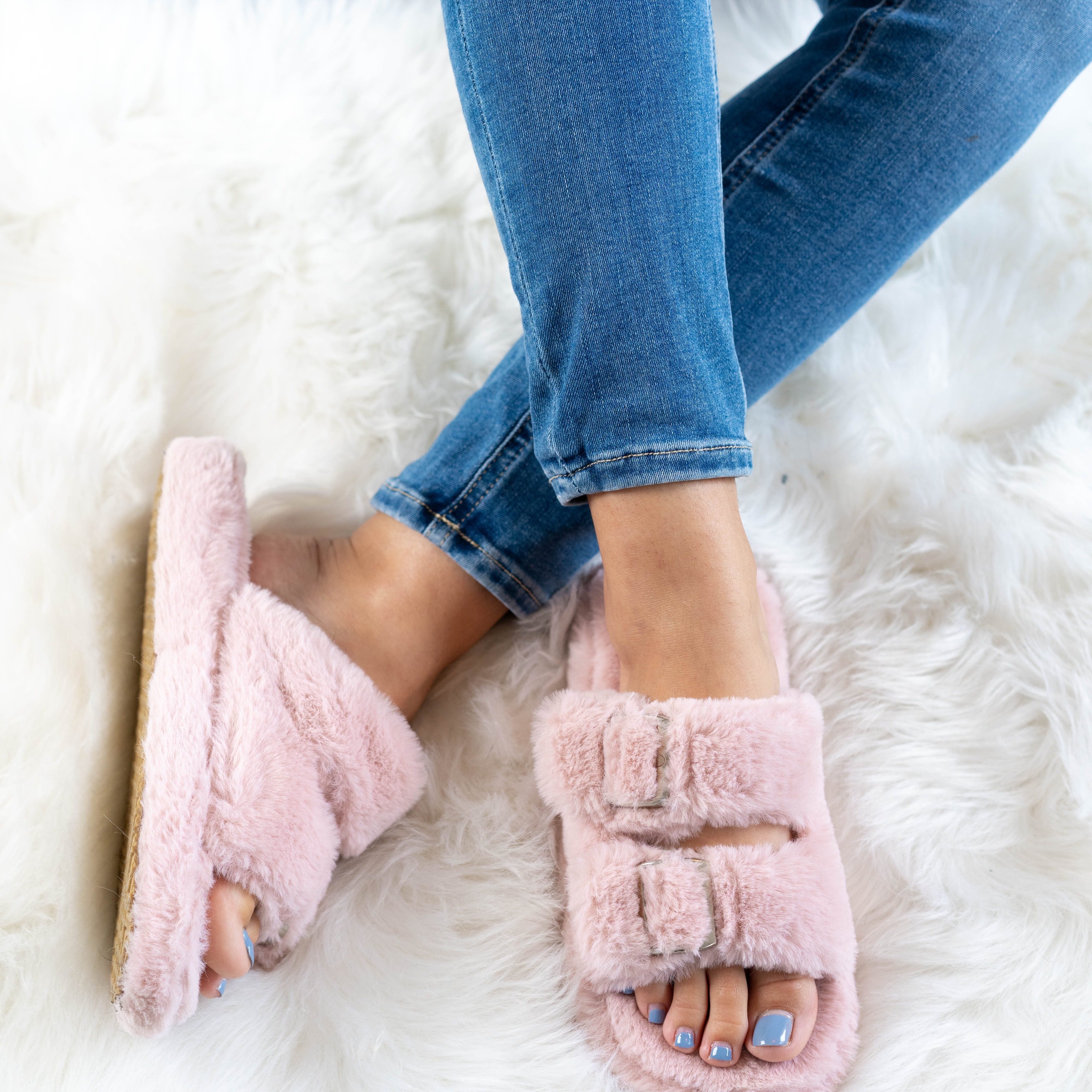 Amélie Home Women's Feather Open Toe Slippers Fuzzy Pink – mgsstyleboutique