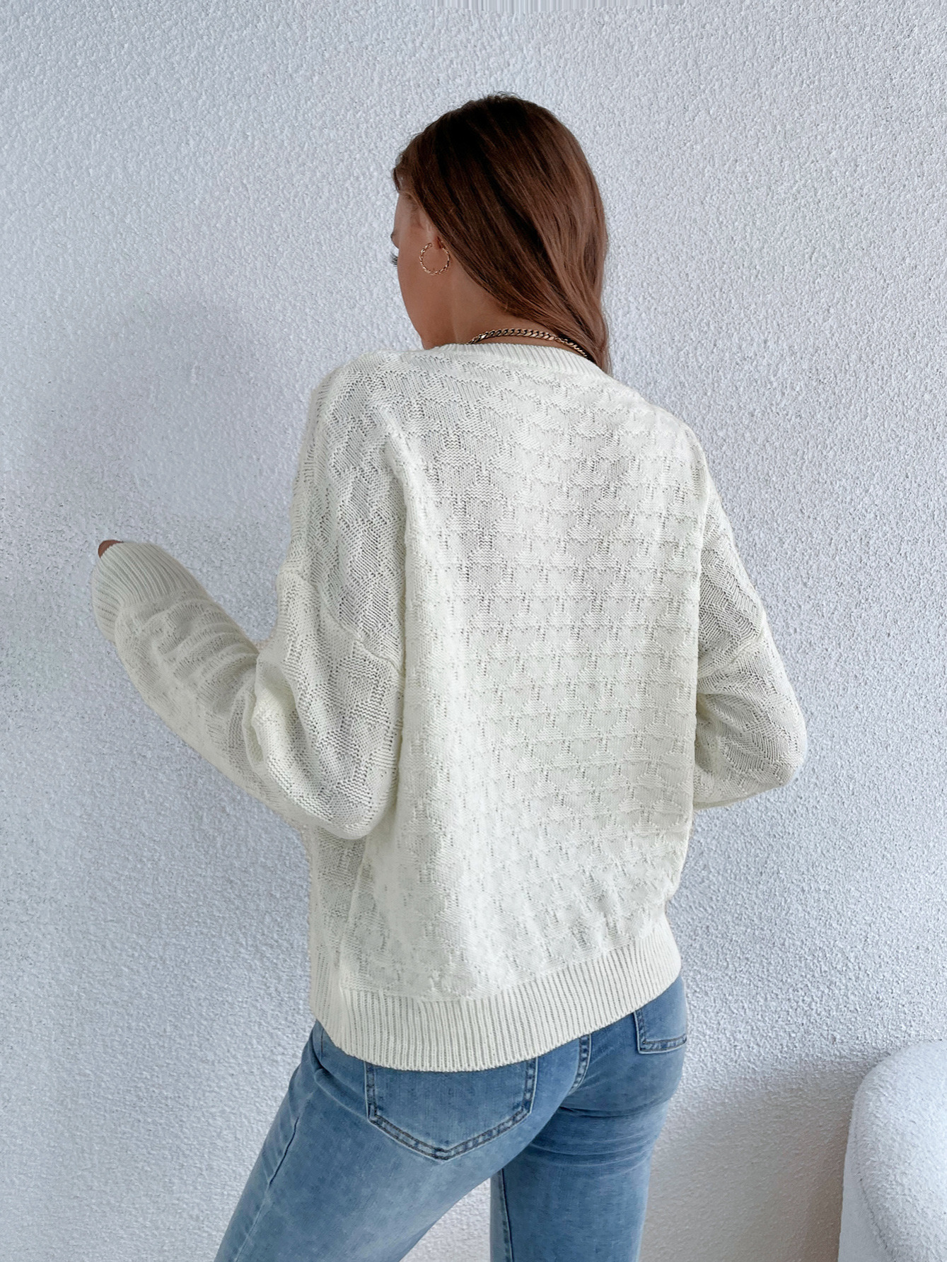 White loose outlet knit jumper