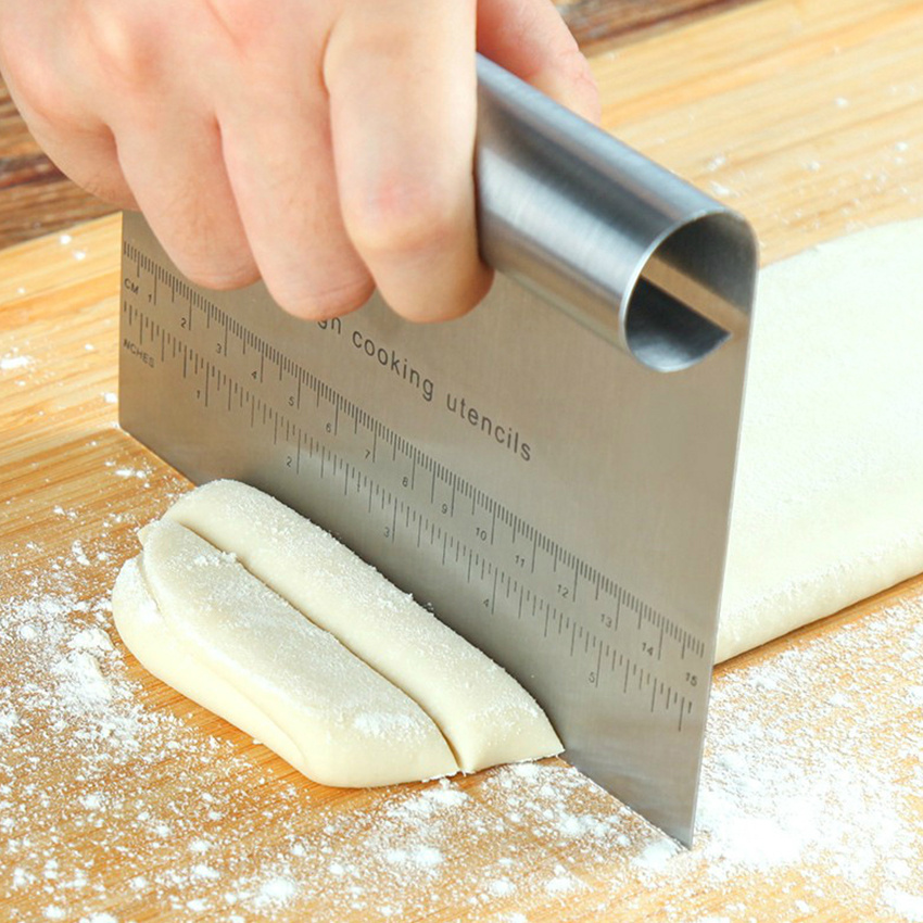 Stainless Steel Dough Cutter Noodle Knife Pizza Dough Scrapers Cake Cutter  Cream Smooth Spatula With Scale