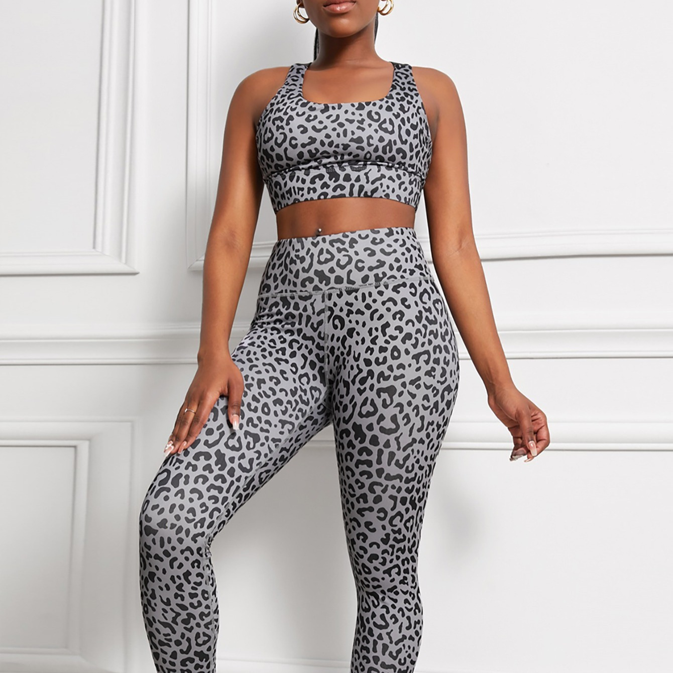 YOUNGSUN 2 Piece Yoga Sets for Women Leopard Printed Sports Bra