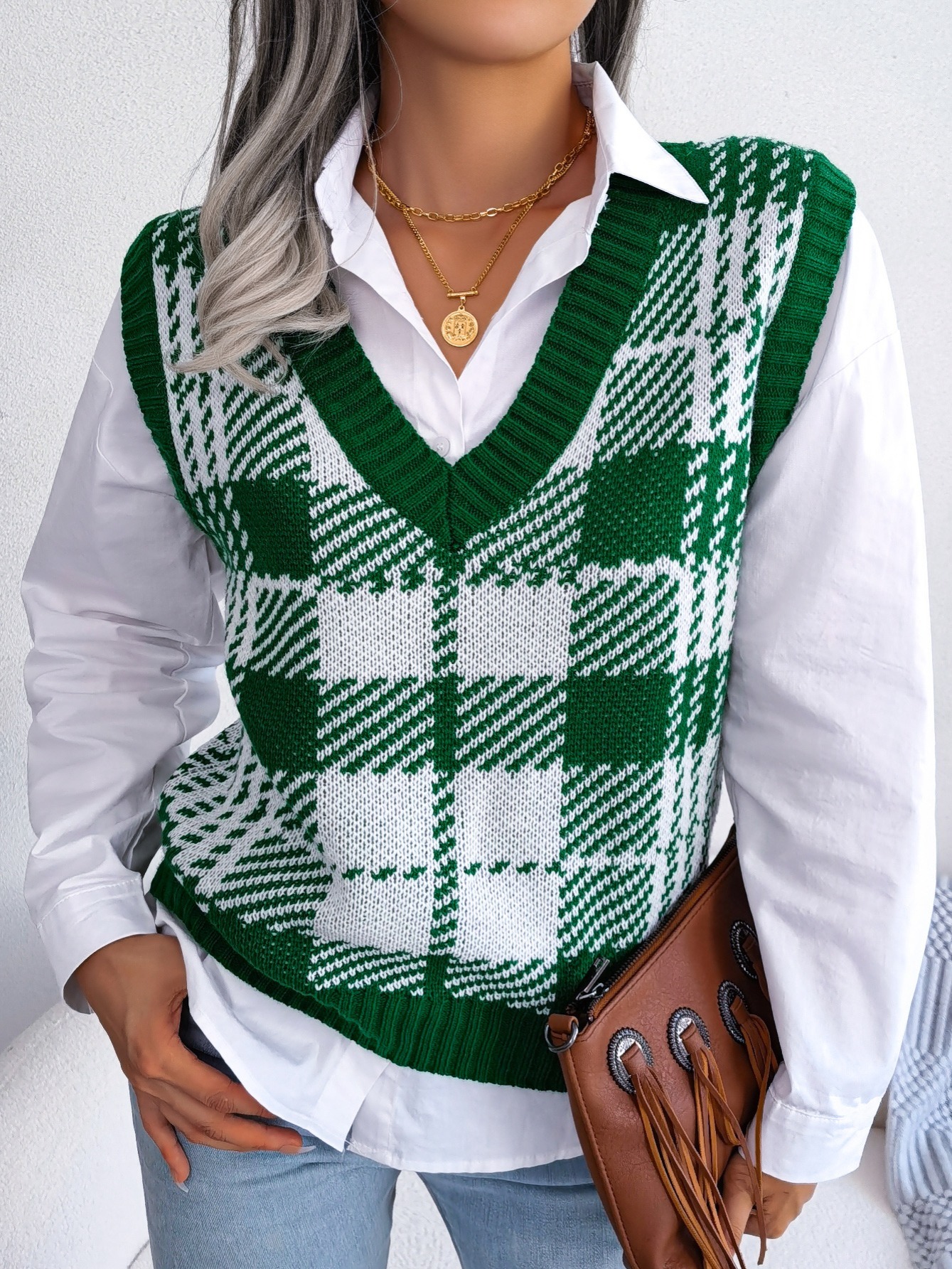XFLWAM Women Cute Heart Plaid Print Sweater Vest V Neck Color Block  Sleeveless Pullover Knit Tank Top Khaki M