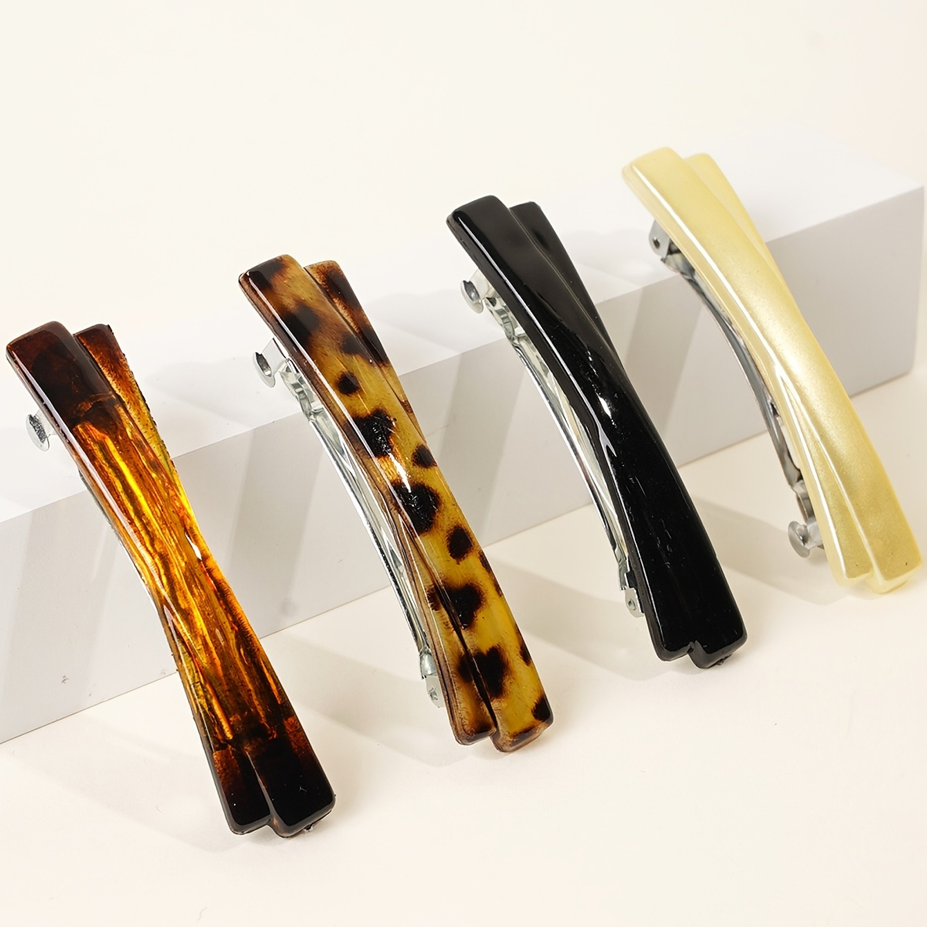 

4pcs Simple Hair Clips Leopard Print Barrette Metal Hair Pins Chic Tortoise Shell Hair Clips For Women