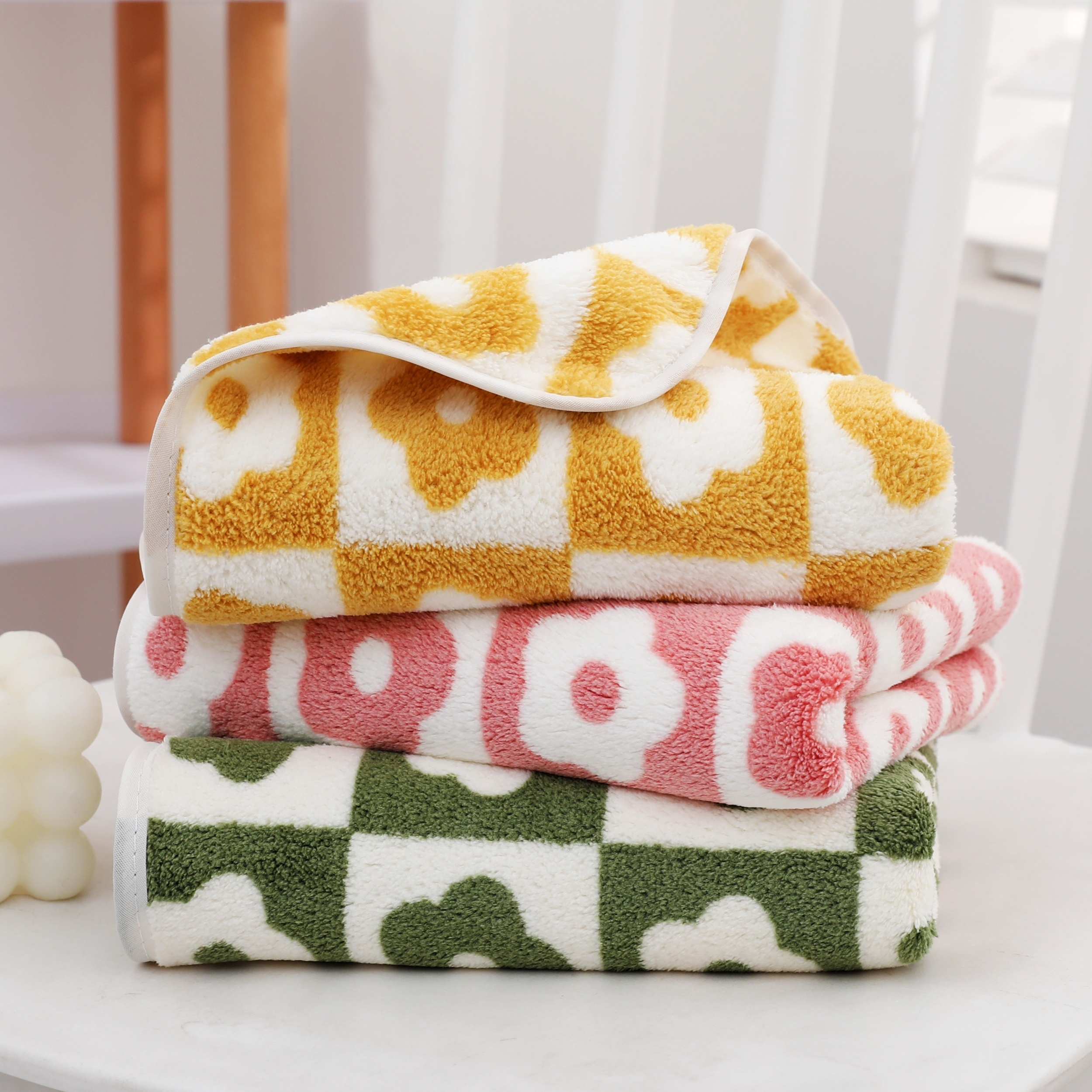 

1pc Plum Flower Pattern Hand Towel, Soft Face Towel, 35*75cm/13.7*29.5in, Green/ Yellow, Bathroom Accessories