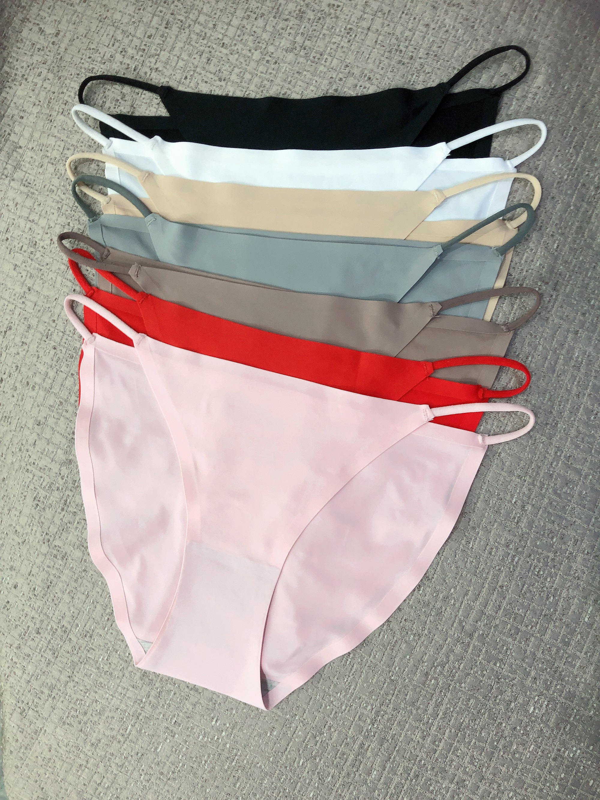 Women's Seamless Low Rise Bikini Panty