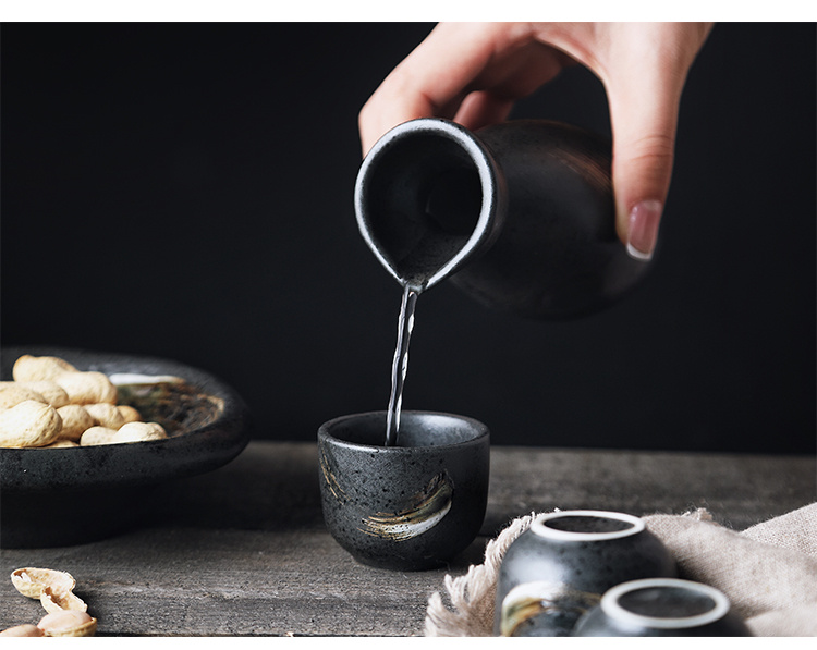 TEANAGOO Set da sakè giapponese, caraffa da sakè (170 ml) con 6 tazze da  sakè (25 m) per il soju giapponese caldo o freddo - alcool con vassoio di