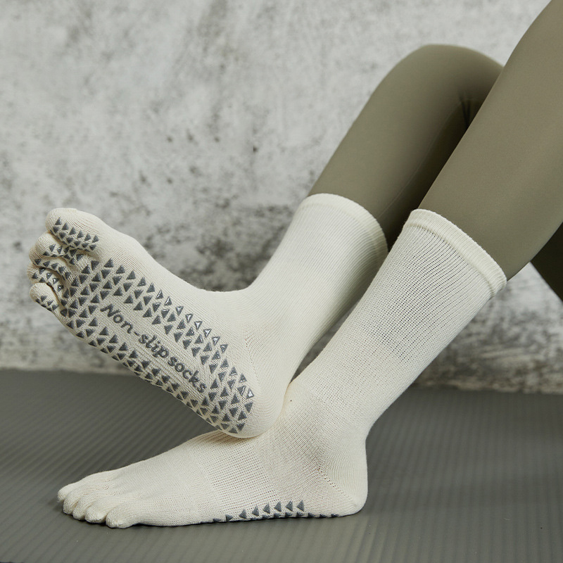 BKT2479 Grip Pilates Non-Slip Yoga Socks at Rs 115/pair