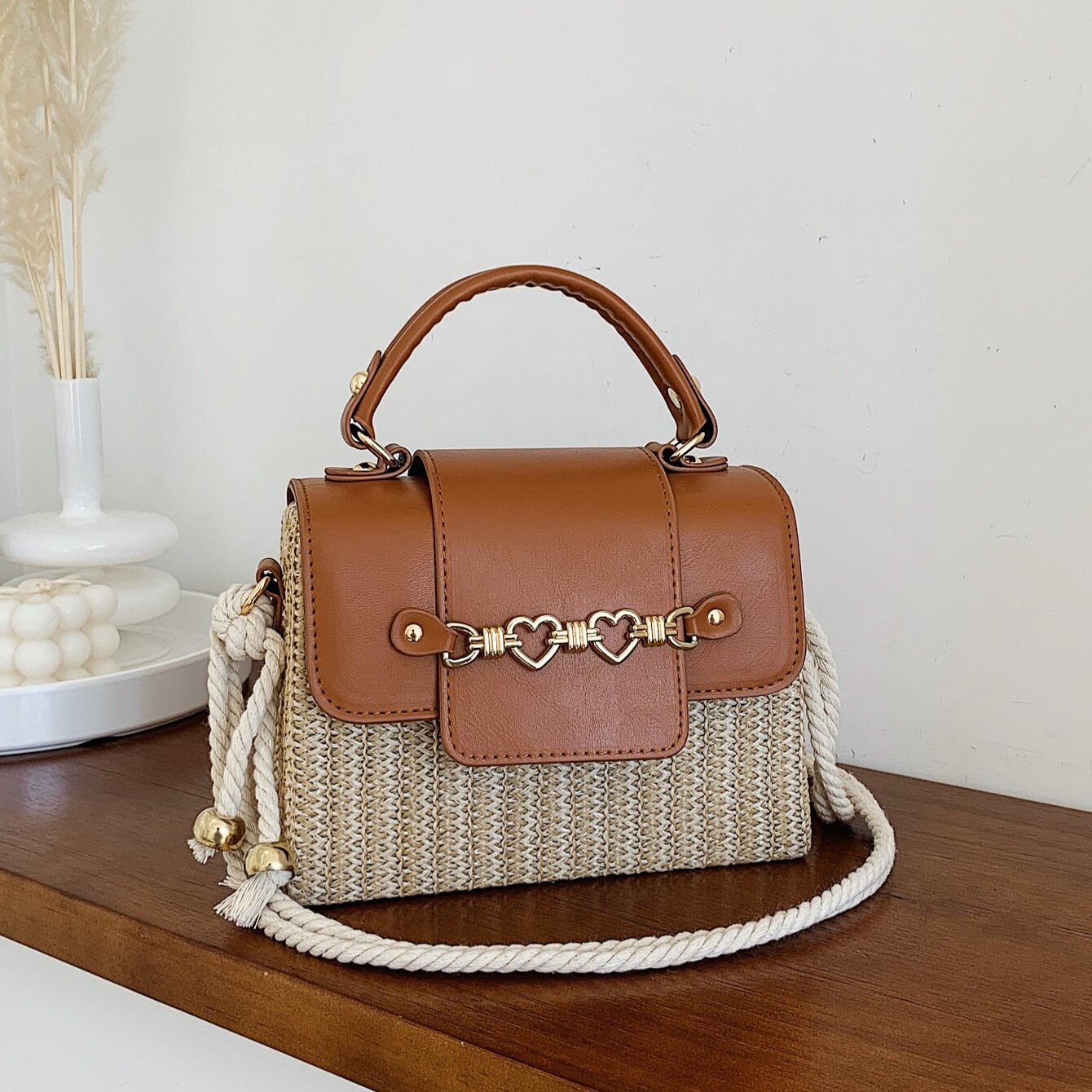 Magnifique Box Style Fancy Sling bag for Women