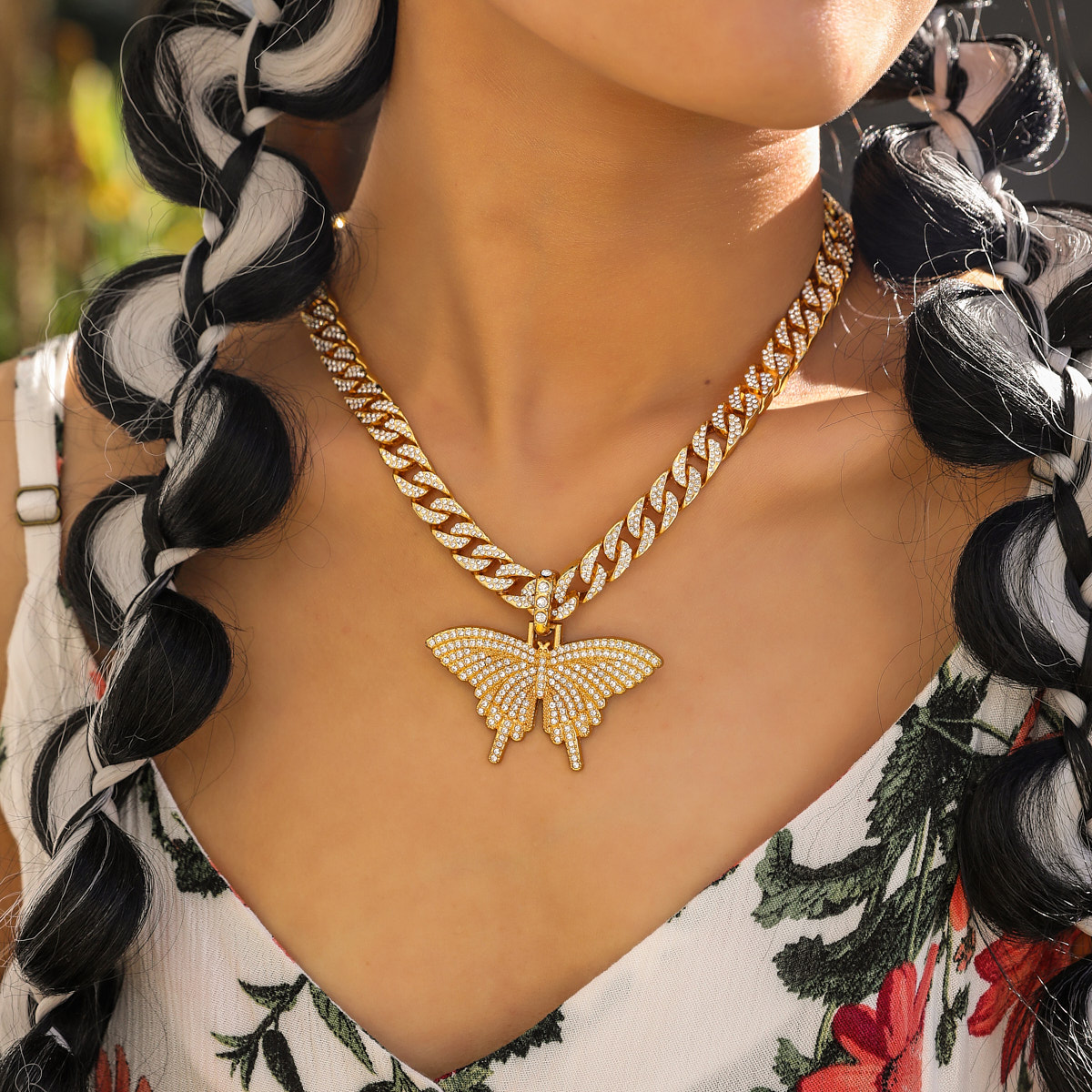 New Arrival Ladies Luxury Butterfly Pendant Chain Hip Hop Style Cuban Link  Chain Necklace For Women