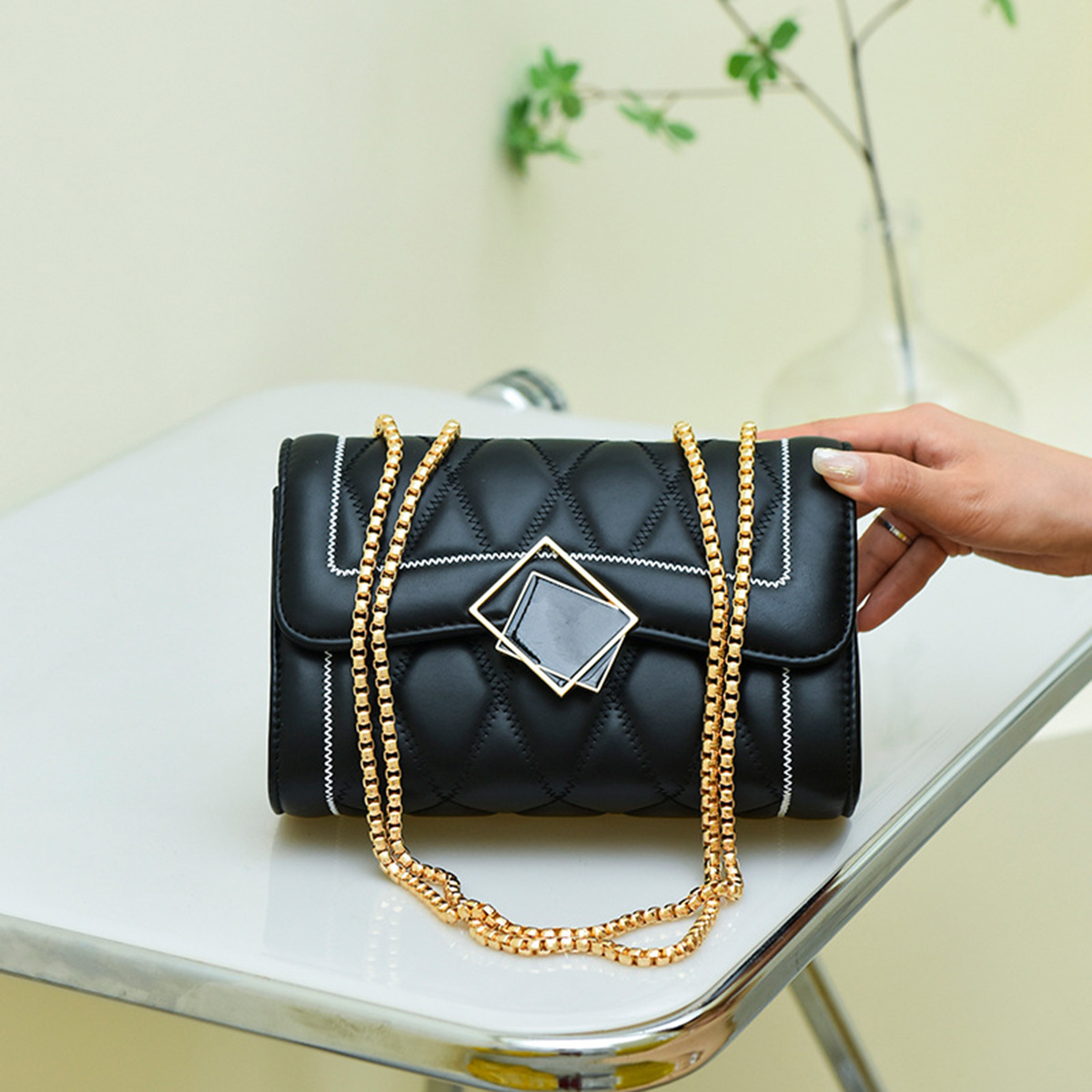 Quilted Pattern Chain Square Bag Fashion