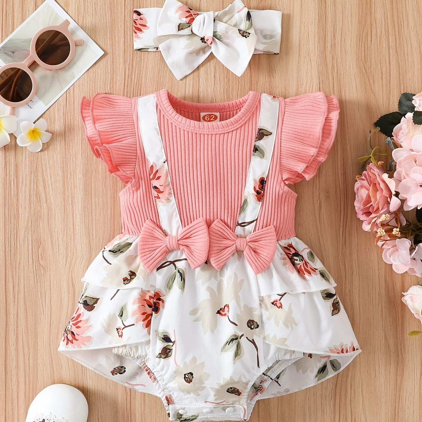

Baby Girls Double Layer Flying Sleeve Pit Strip Splicing Small Fresh Flowers Strap Bowknot 2 Layer Skirt Swing Triangle Romper Bodysuit + Flower Headband Set For Spring And Summer