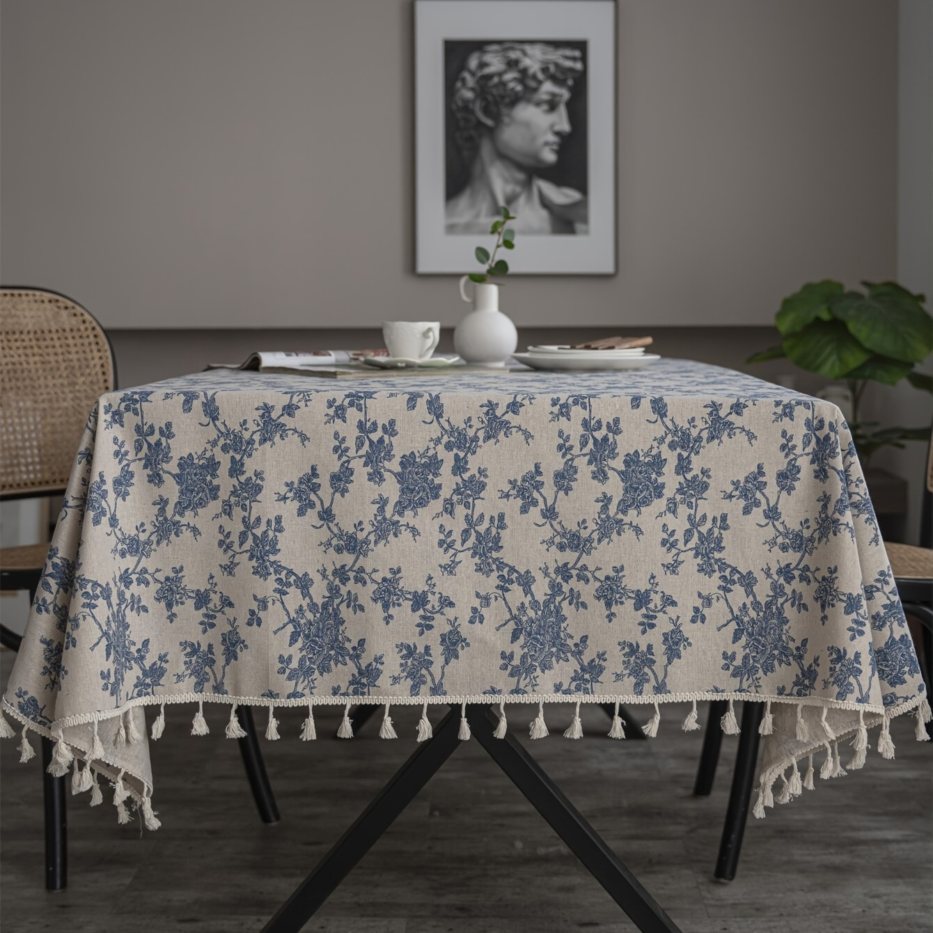 

1pc Retro Blue Rose Tablecloth, Rectangular Tablecloth With Beige Fringe, Suitable For Kitchen Dining, Picnic, Buffet Table, Holiday Dinner, Party, Banquet, Restaurant, Wedding Western Food Tablecloth
