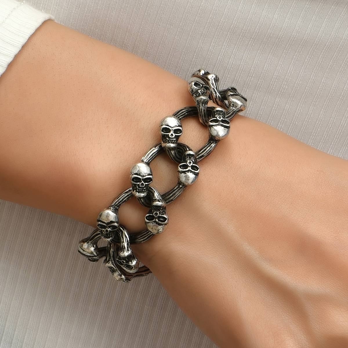 

Silver Color Gothic Style Skull Bracelet Hand Decoration Accessories Gift Halloween Party Favors
