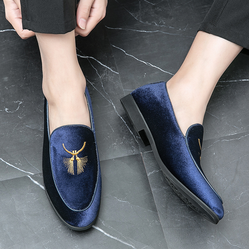 Men's Velvet Loafer Shoes Formal Shoes Fashion Embroidery Slip On Casual  Shoes For Wedding Party - Temu